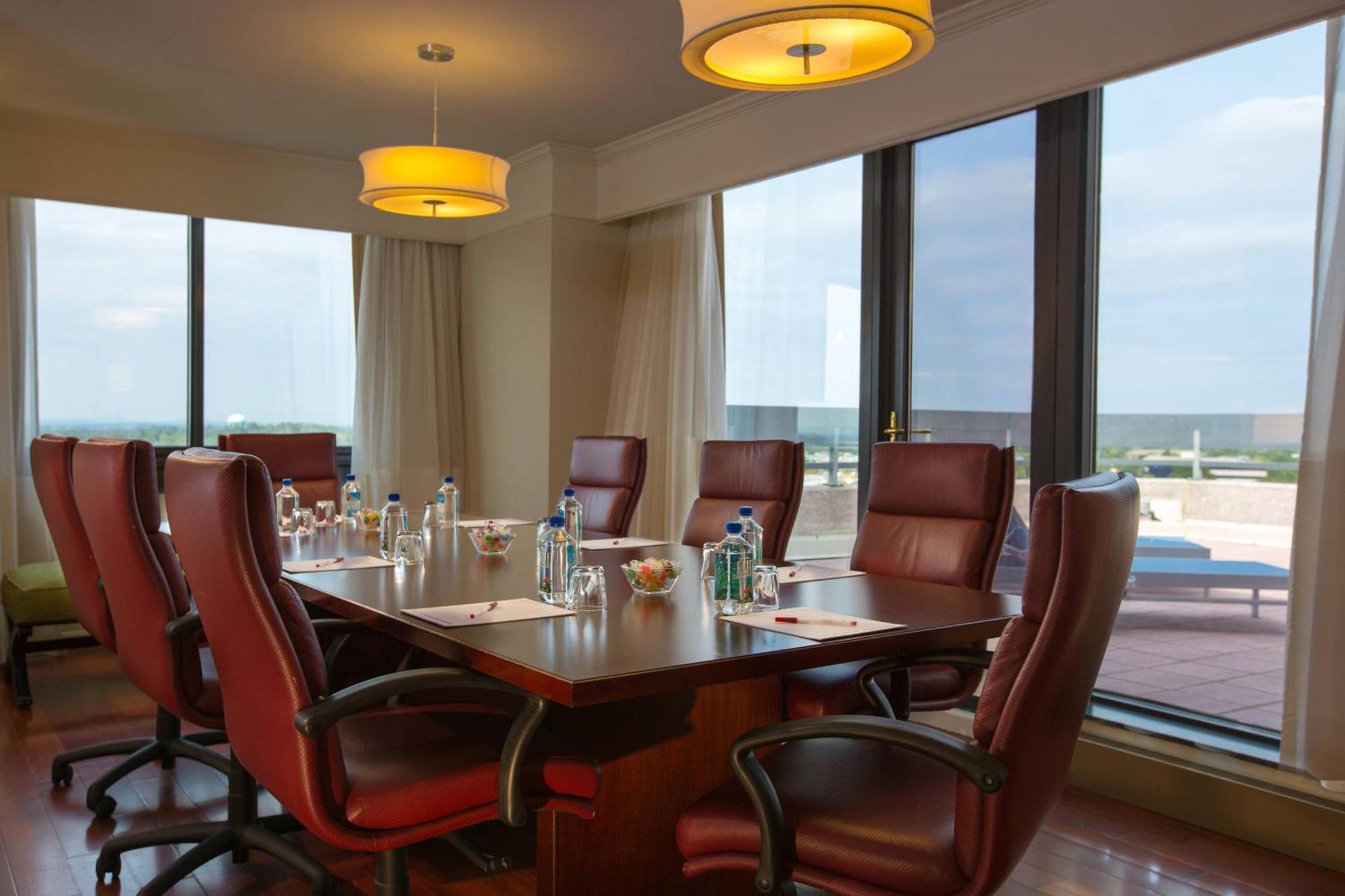 Washington Dulles Marriott Suites Херндон Экстерьер фото