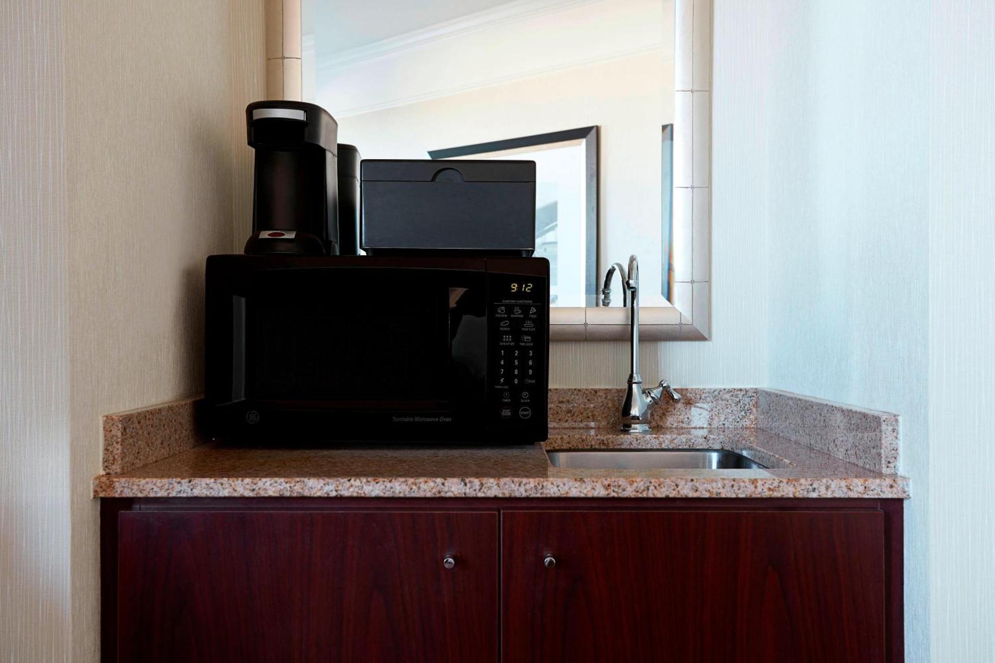 Washington Dulles Marriott Suites Херндон Экстерьер фото
