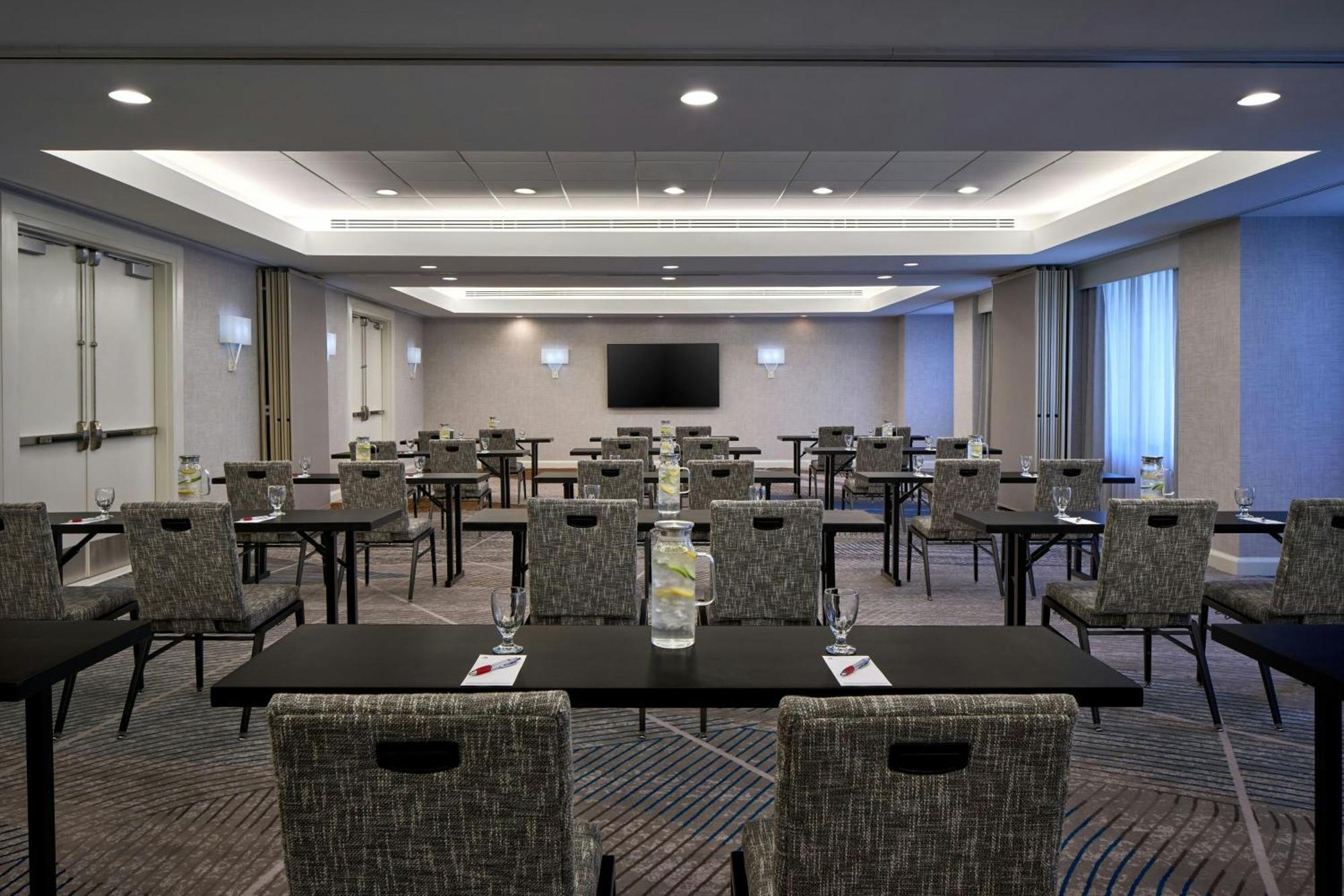 Washington Dulles Marriott Suites Херндон Экстерьер фото